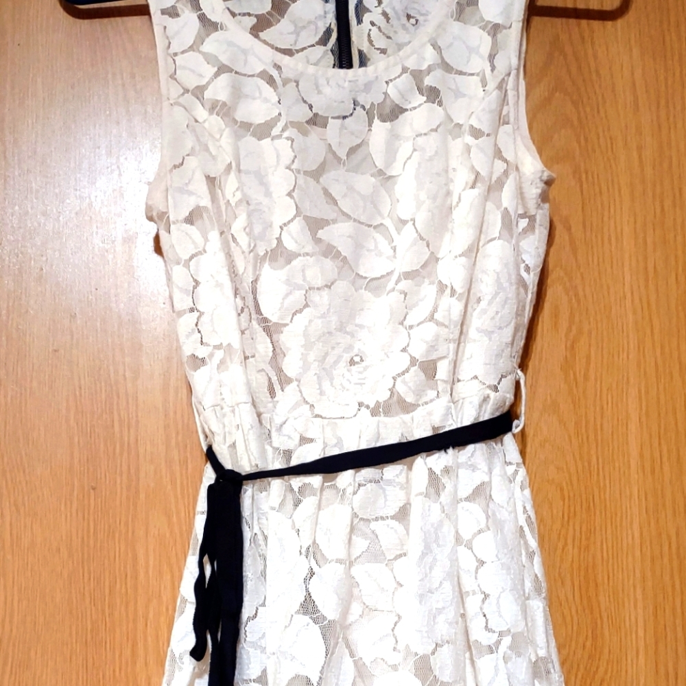 Monteau Dress Girls Size Medium White Lace Floral Belt Zip Up Back Under Cover